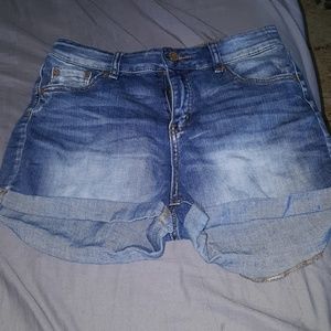 Indigo Rein medium wash midi shorts